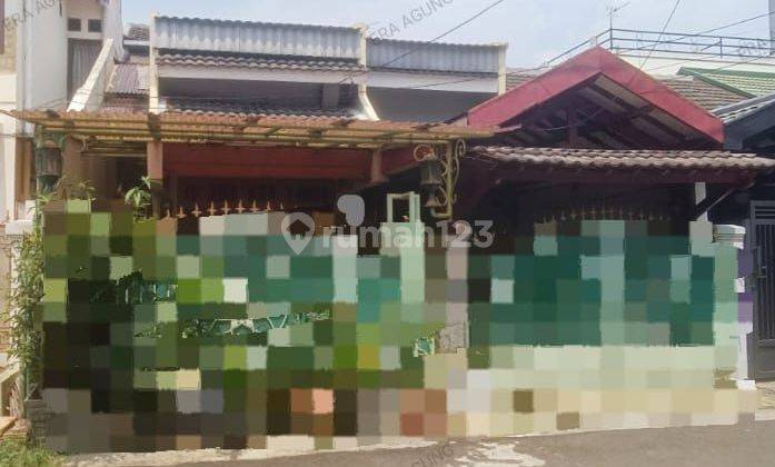 RUMAH MURAH dengan akses jalan dan parkir. Dekat dengan taman 1