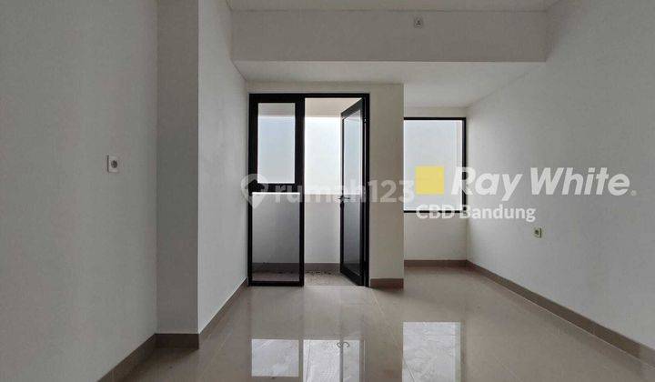 Harga Spesial ! LOUVIN Premium Student Apartement Type Studio Kondisi Baru Dengan View Gunung  1