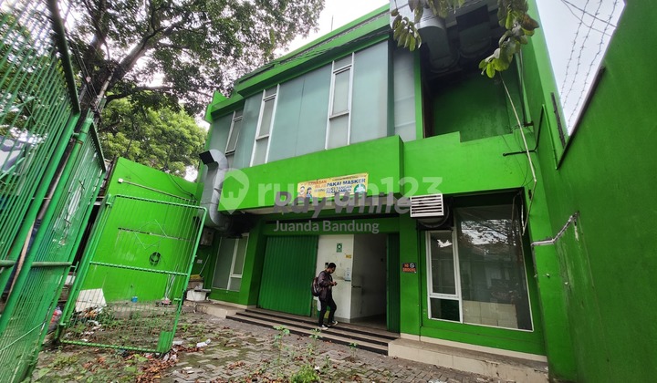 Building on Jl. Tubagus Ismail Sayap Dago, Already Renovated.