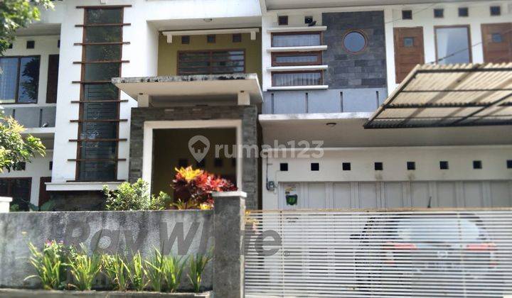 Rumah besar cocok untuk kos-kosan di utara Bandung 1