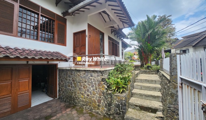 Tropical House in Cikutra 3km From Gedung Sate