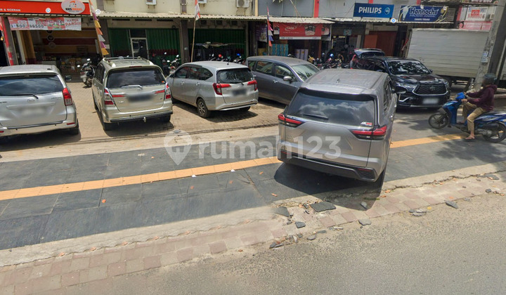 For Sale: 3-Story Shop House by the Roadside in Way Halim 2