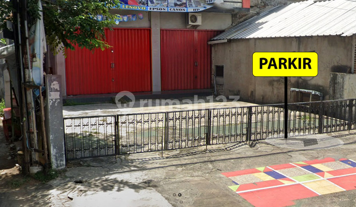 Lease 3-Door 3-Story Row Shophouse on Jalan Ahmad Yani 2