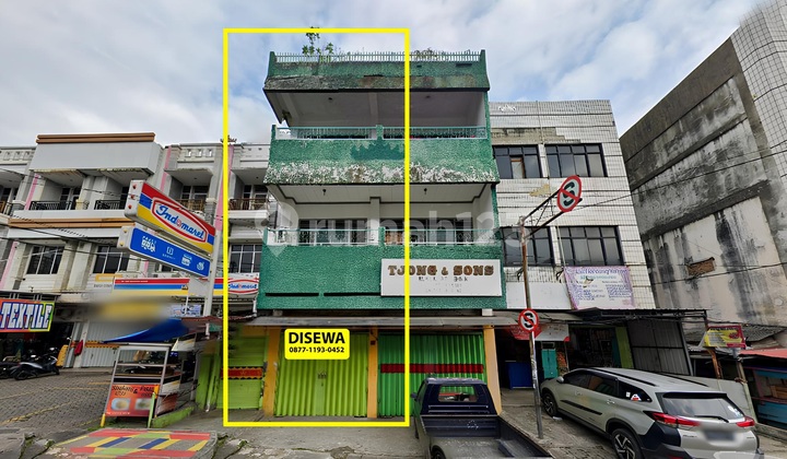3-Story Kartini Main Road Shop House for Rent 1