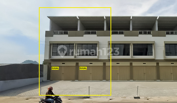 Jual Ruko Baru 3 Lantai Pinggir Jalan di Kedaton