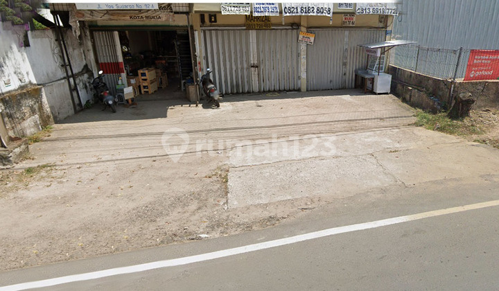 For Sale/Rent 2-Door 3-Story Linked Shop House Yos Sudarso Street 2