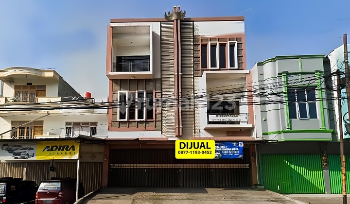 Showroom Ruko Gandeng 2 Pintu 3 Lantai Jalan Gajah Mada Showroom Ruko Gandeng 2 Pintu 3 Lantai Jalan Gajah Mada