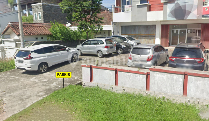 Rent a 3-Story Shop House by the Roadside in Way Halim 2