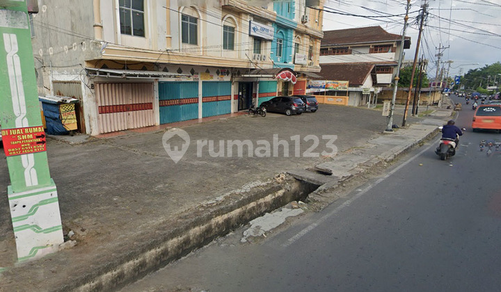 For Sale or Rent 2-Door Connected Shop House 3 Floors Hasanudin Street 2