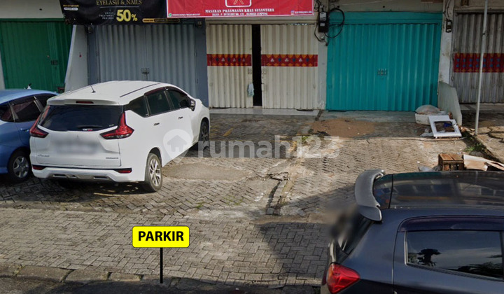 Rent a 3-Story Shop House on the Side of Antasari Street 2