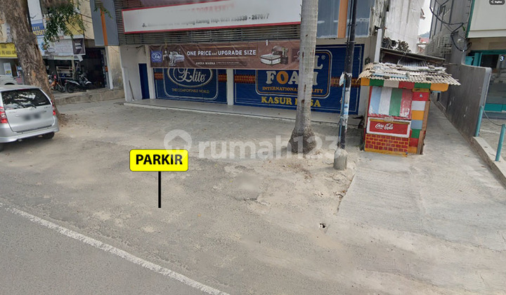 Shop House 750 m2 Twin Doors 3 Floors Raden Intan Street 2