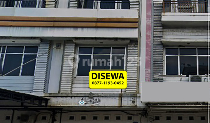For Rent: 3-Story Shop House on Kartini Street, Tanjung Karang 2