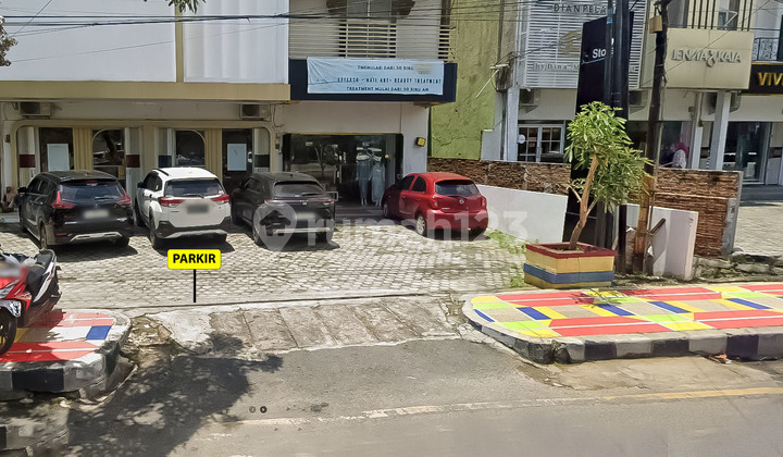 For Sale: 3-Story Shop House on Kartini Street Side 2