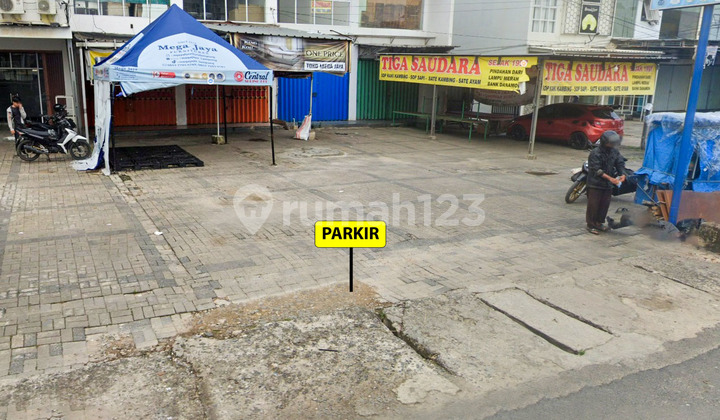 3-Story Shop House for Rent by the Roadside in Way Halim 2