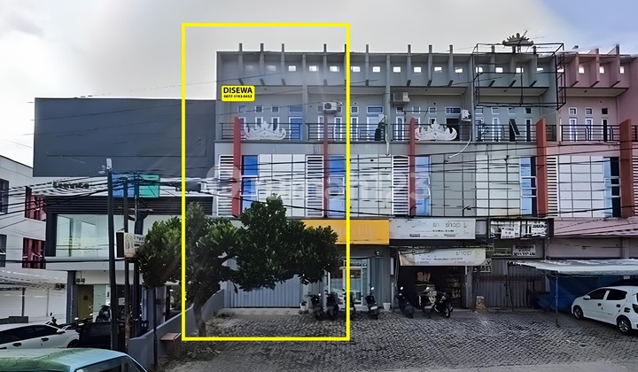 Rent a 3-Story Shop House on Teuku Umar Street in Kedaton