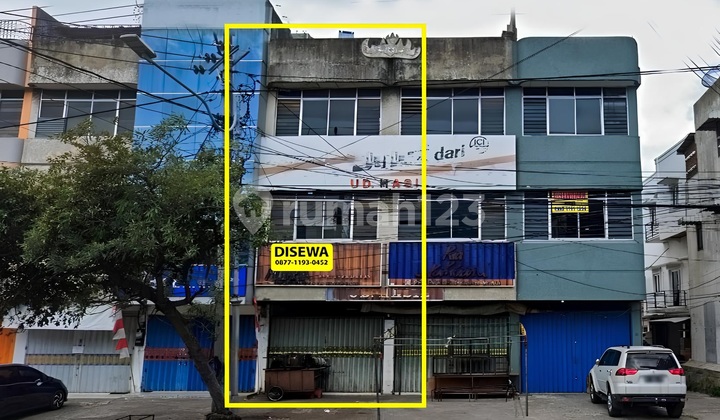 For Rent: 3-Story Shop House on Jalan Kartini Side in Tanjung Karang 1