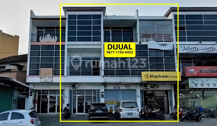 For Sale: 3-Story, 3-Door Linked Shop House on Gajah Mada Main Roadside For Sale: 3-Story, 3-Door Linked Shop House on Gajah Mada Main Roadside