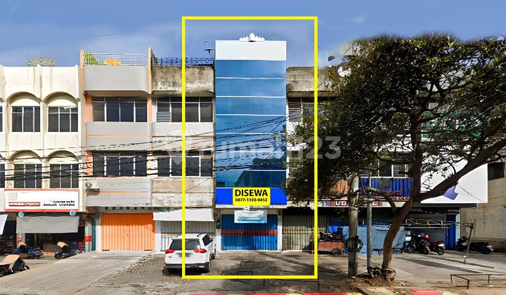 Rent a 3-story shop house on Kartini Street in Tanjung Karang. 1