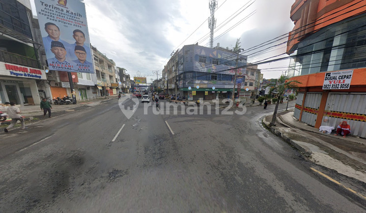 Rent a 3-Story Corner Shop House on Jalan Kartini Near Simpur Mall 2
