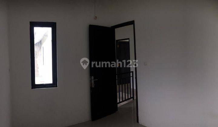 Dijual Rumah 2 Lantai SHM gratis  3