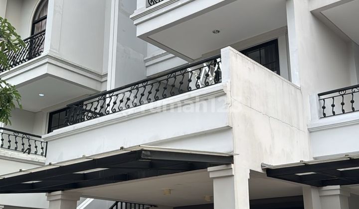 For Rent Furnished House Golf Island PIK 3 Floors Size 5x15 m² in North Jakarta
