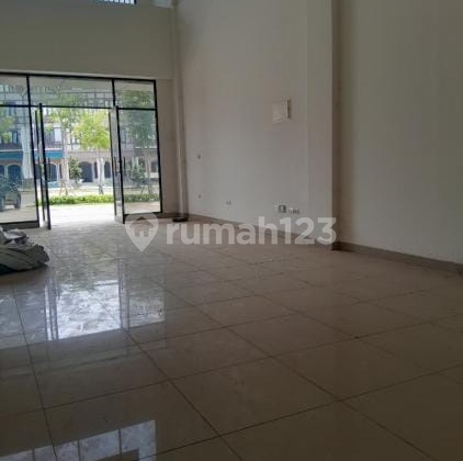 For Rent Osaka Shop House PIK2 3 Floors Size 68m² Main Road in North Jakarta