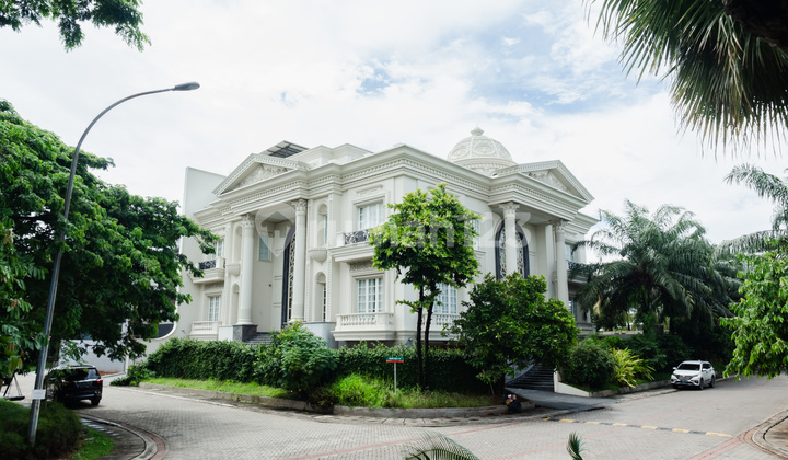 Dijual Rumah PIK Ebony Golf Uk1200m² View Danau , full Marmer Italy at Jakarta Utara