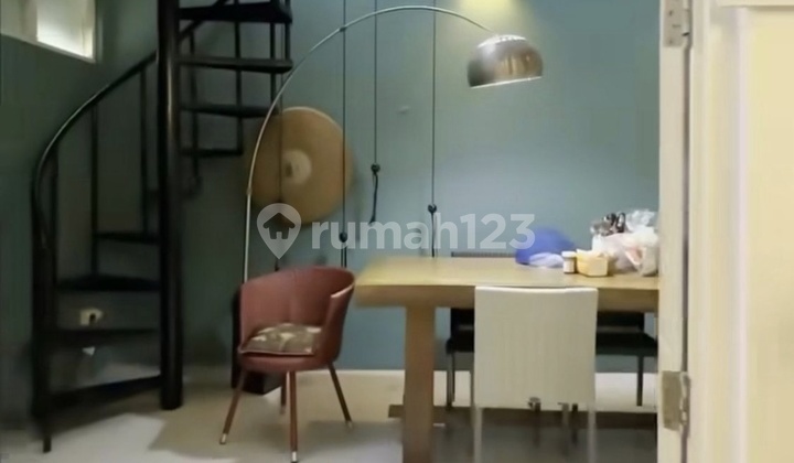 For Sale Near NJOP Puri Mansion House Furnished Size 135m² in West Jakarta 2