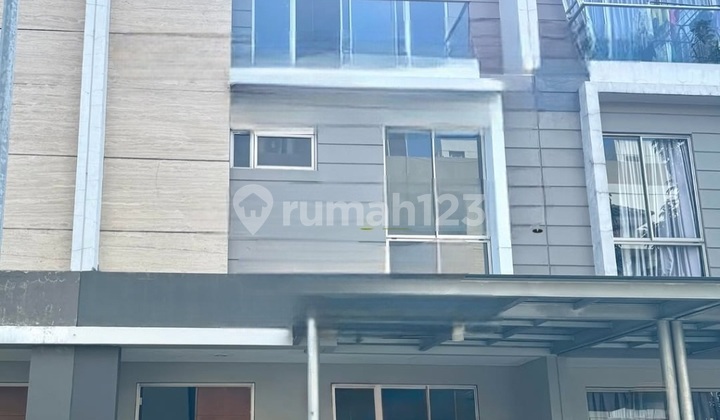 Dijual Rumah PIK GOLFISLAND uk 6x12,5 m2 , 3lt Rapi at Jakarta Utara