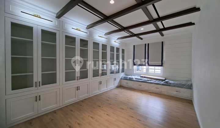 Dijual Rumah Golf Island PIK furnish dan interior mewah Uk 8x25 m² at Jakarta Utara 
 2