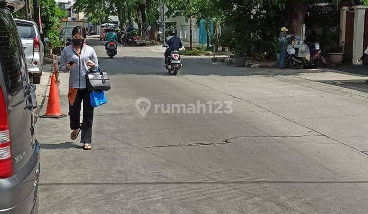 Dijual Ruko Multi Fungsi Tomang 3 Lantai 17