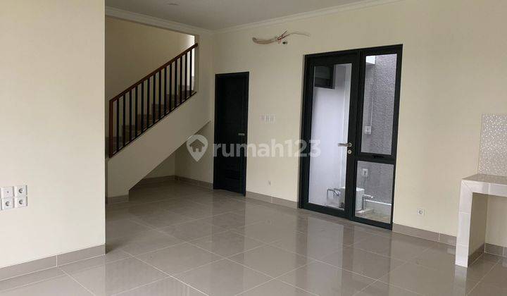 Rumah terawat siap huni lokasi strategis mly Gs  3