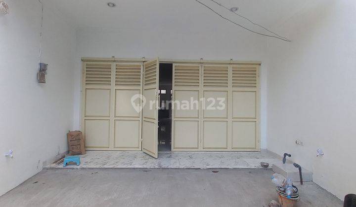 Disewakan Ruko Baru Pinggir jalan Besar 1