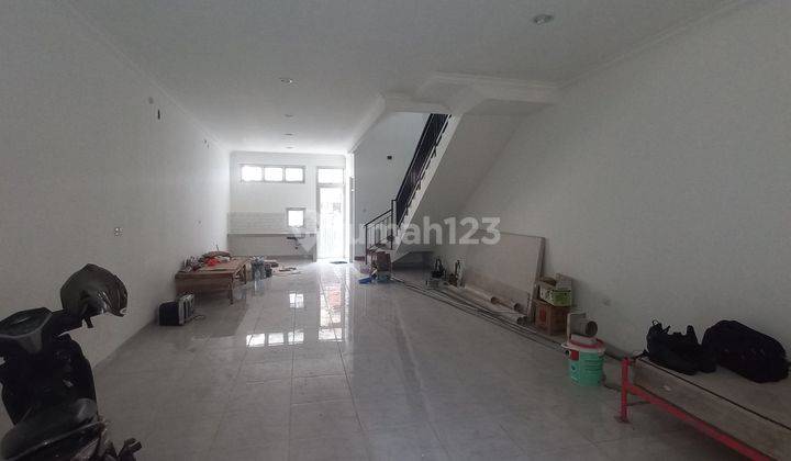 Disewakan Ruko Baru Pinggir jalan Besar 2