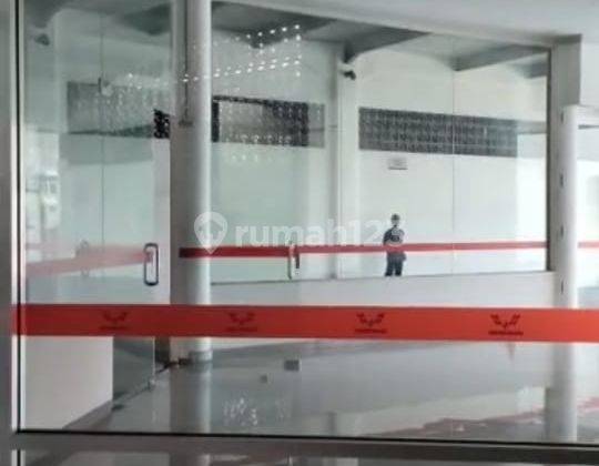 SHOWROOM DEALER MOBIL EKSKLUSIF 1