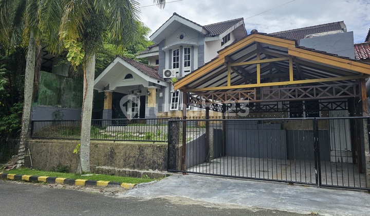 Rumah Besar dan Nyaman di Balikpapan Baru Rumah Besar dan Nyaman di Balikpapan Baru