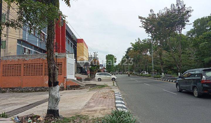 Ruko 2 unit jadi 1 pinggir jalan besar cocok untuk kantor dan mess 2