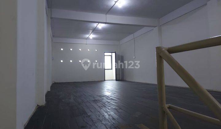 Ruko Tengah Kota 3 Lantai Strategis di Sudirman Cocok Untuk Kantor Dan Usaha 4