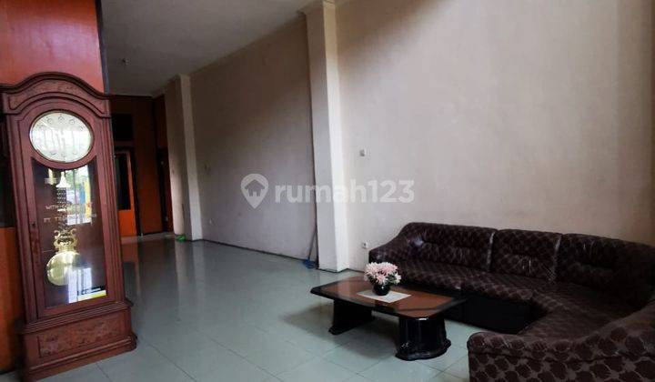 Kantor pinggir jalan besar cocok sekali buat kantor / usaha 4