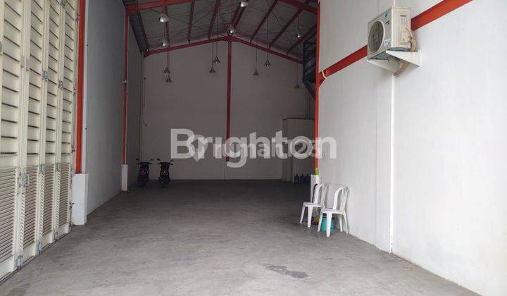 Di  Warehouse Strategis di Bizpark Balikpapan 2