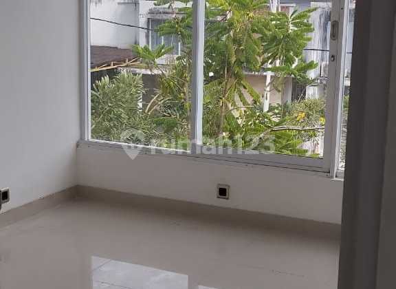 Rumah Cantik Minimalis .Sudah Renovasi di Ciputra 2