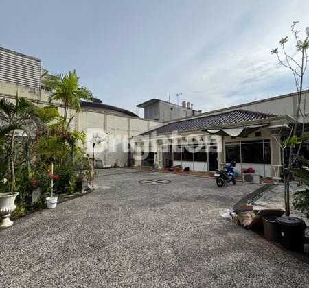 Rumah Megah dan Besar di Tengah Kota Balikpapan 2