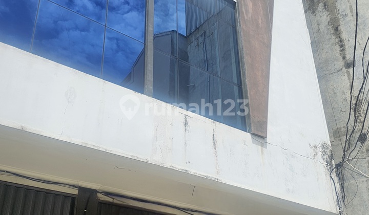 Ruko 4 Lantai di Tengah Kota Balikpapan Cocok untuk Kantor Ruko 4 Lantai di Tengah Kota Balikpapan Cocok untuk Kantor