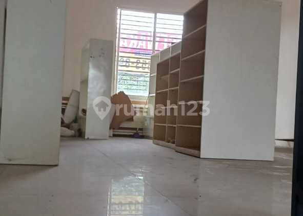 3-Story Shop House Suitable for Business and Office in Sepinggan 2