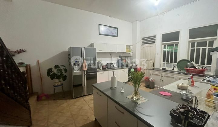 Strategic Shop House Suitable for Business and Office Strategic Shop House Suitable for Business and Office