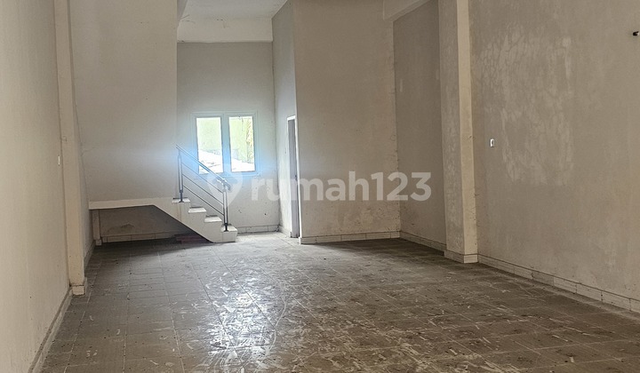 4-Storey Shop House in Downtown Balikpapan Suitable for Offices 2