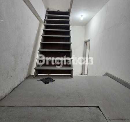 Shop House in the Center of Balikpapan City Suitable for Business