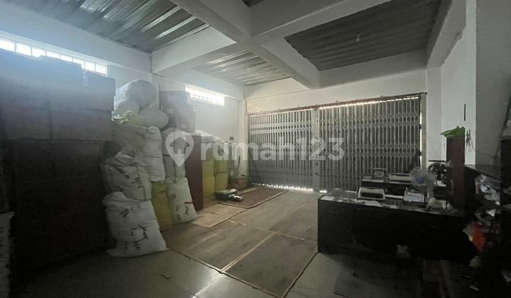 Strategic Shop House Suitable for Business and Office Strategic Shop House Suitable for Business and Office