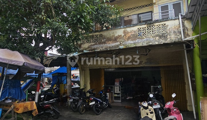 Commercial shops in a busy area, suitable for business in Pandan Sari Commercial shops in a busy area, suitable for business in Pandan Sari