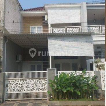 Rumah 2 Lantai Furnished di Palem Putri Indah, Sidoarjo 1